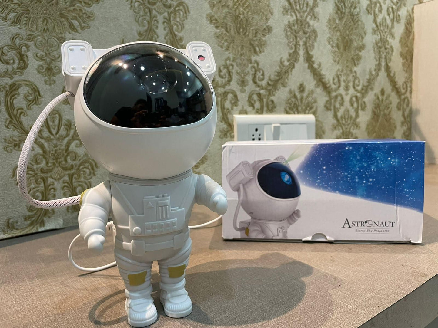Astronaut Galaxy Projector Night Light – 360° Rotating Nebula Star Lamp with Remote Control, Timer & Adjustable Head – Space Projector for Kids’ Bedroom, Gaming Room, Gifts & Home Décor